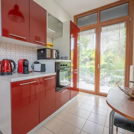 Le Camelie House - Maggiore بيت للعطل *